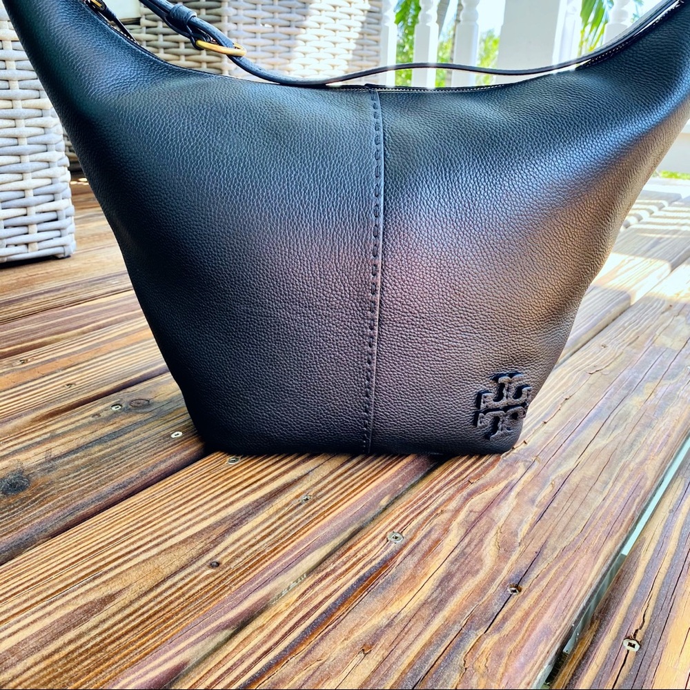 Tory Burch Black McGraw Zip Bucket Bag NWOT - Picture 16 of 16
